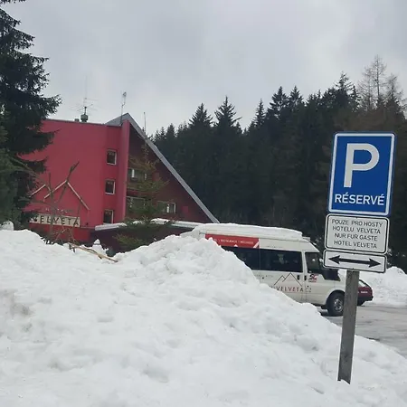 Hotel Velveta 3*
